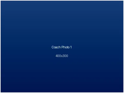 云开体育前教练在战术板前讲解